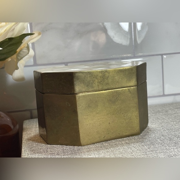 Vintage Brass and Mother of Pearl Jewelry Trinket Box - Picture 3 of 12